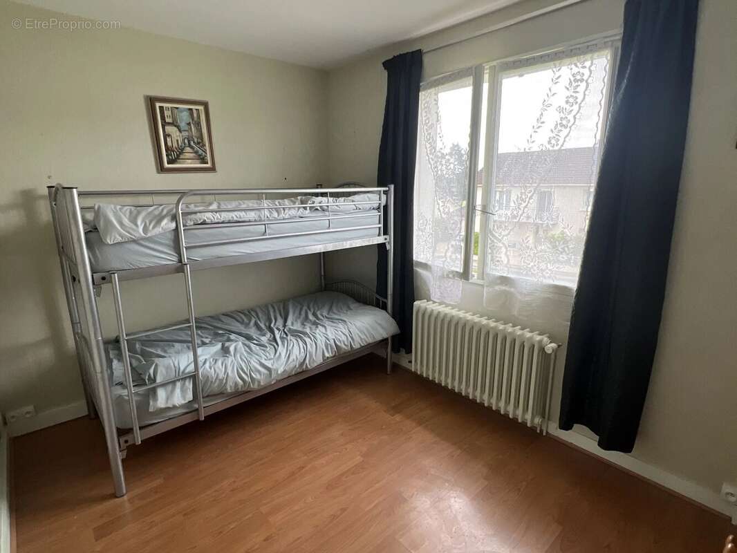 Maison à MEZIERES-SUR-ISSOIRE