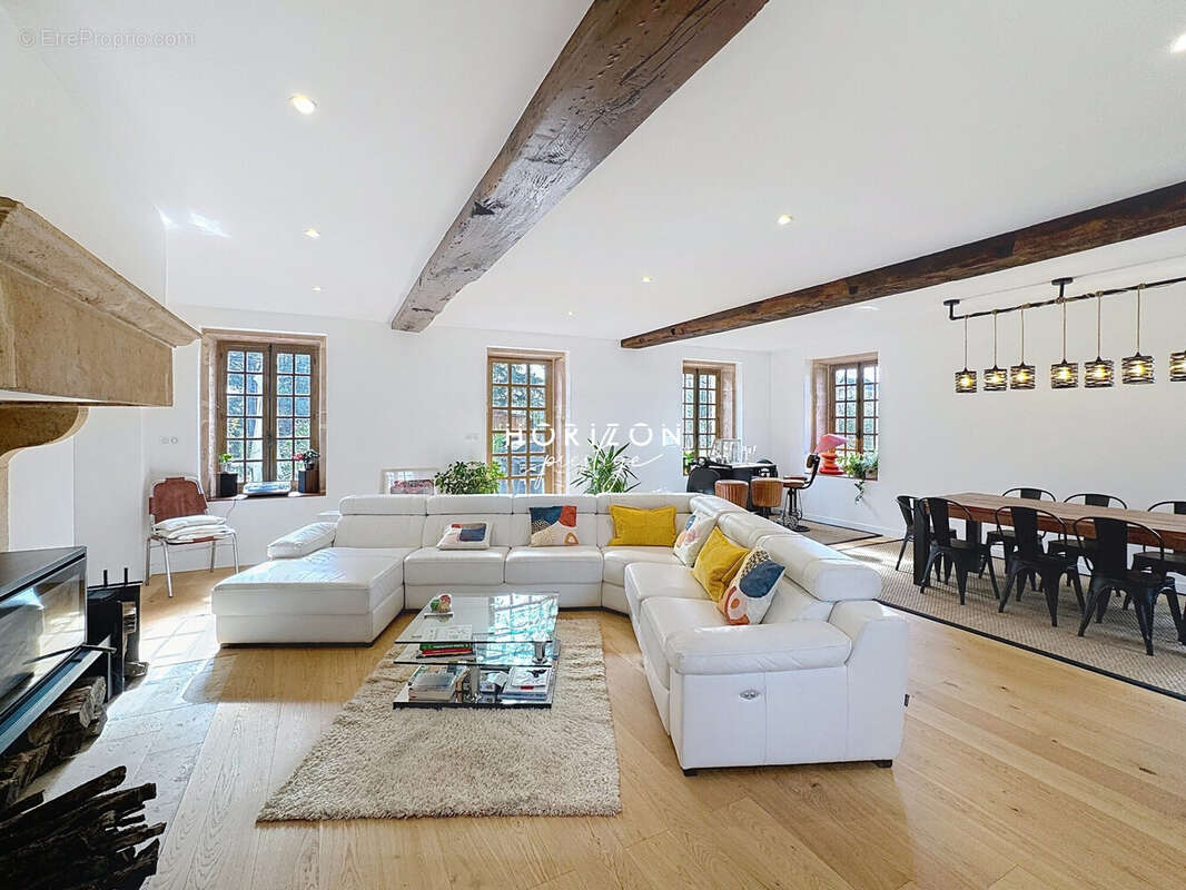 Maison à CHARNAY-LES-MACON