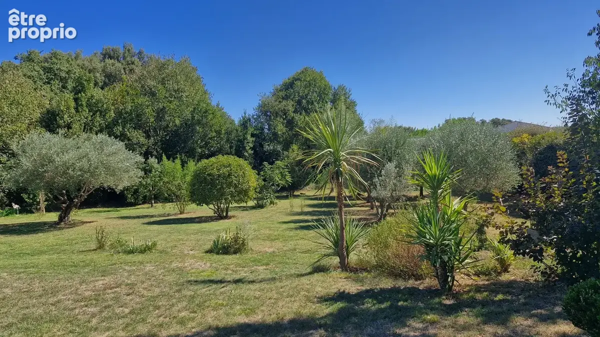 A seulement 3 km d'UZES - photo 12