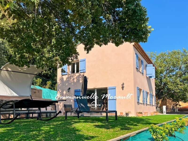 Maison à BAGNOLS-EN-FORET