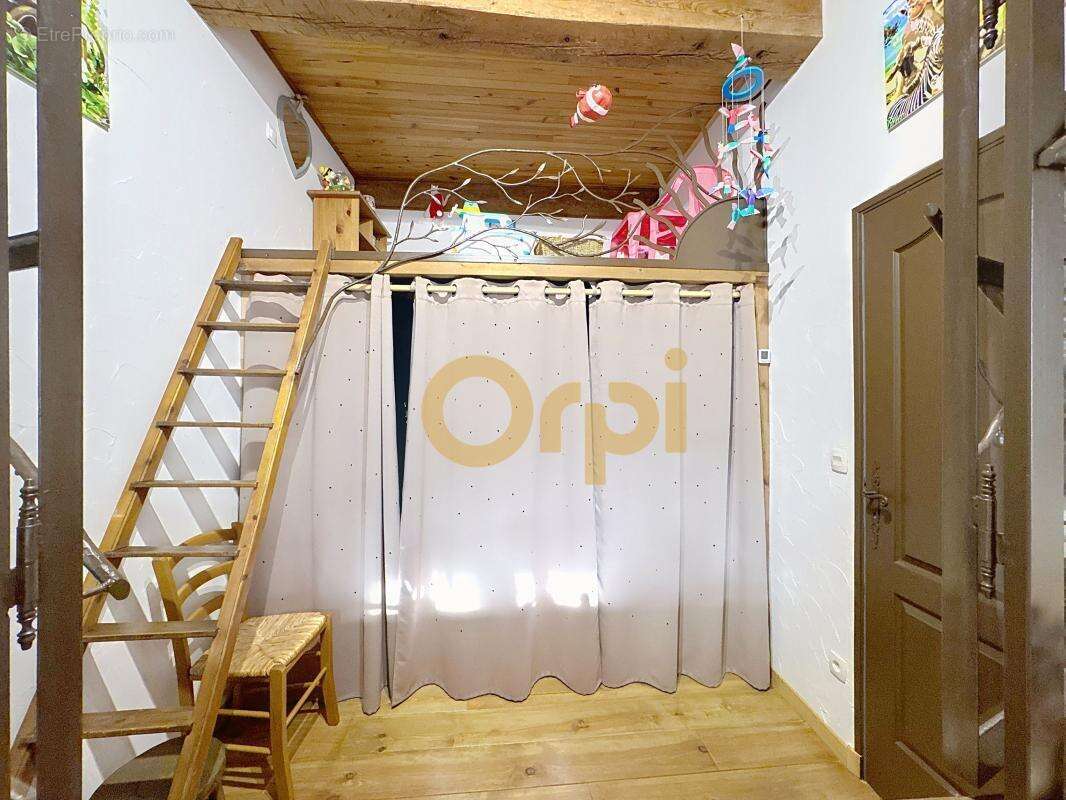 Appartement à ROQUEBRUNE-SUR-ARGENS