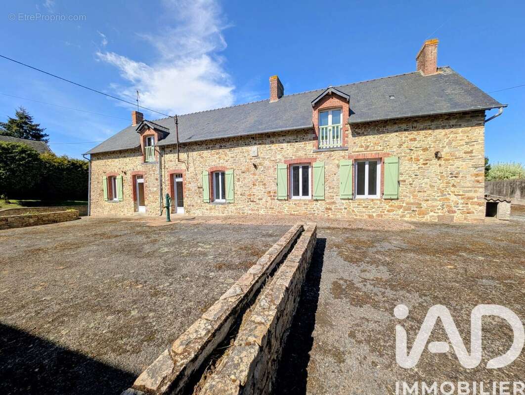 Photo 1 - Maison à MARTIGNE-FERCHAUD