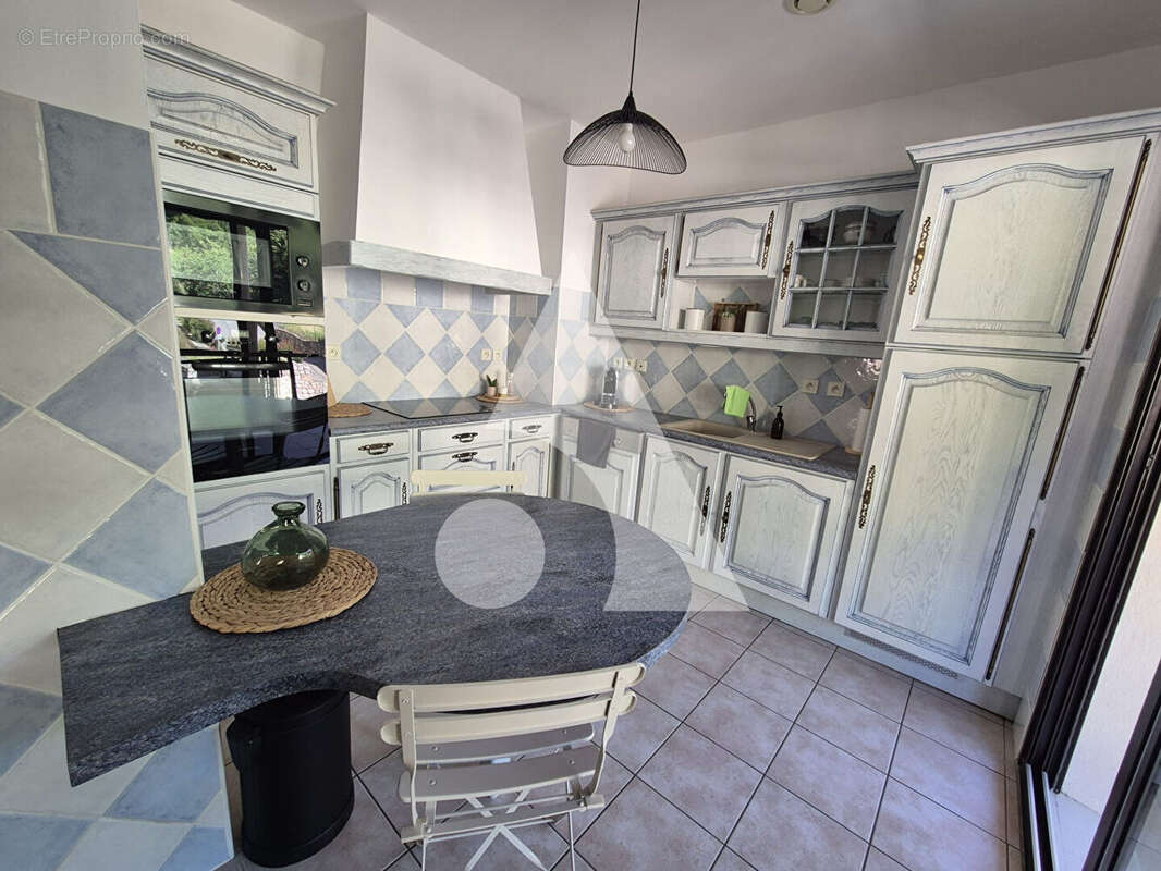 Appartement à MONTPEZAT-SOUS-BAUZON