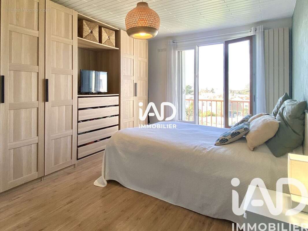 Photo 8 - Appartement à LIVRY-GARGAN