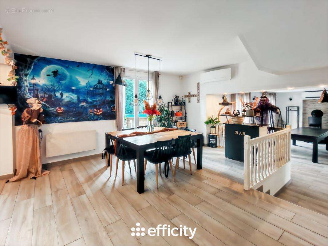 Maison à LA QUEUE-EN-BRIE