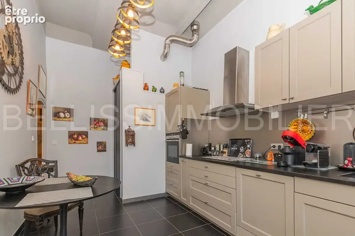 Appartement de caractère au cœur d’Eyguières   103 m2 avec remise/garage - photo 2