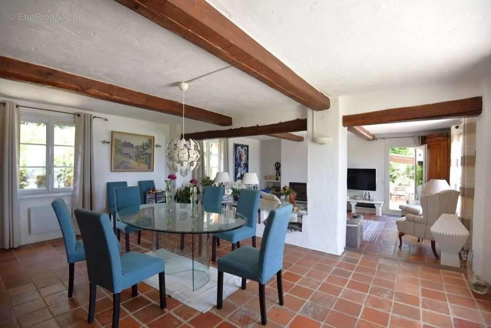 Maison à MONTAUROUX