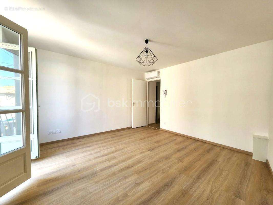 Maison de village T5 de 130 m² – Rénovation intégrale (DPE A) – Extérieur sans vis-à-vis et stationnements privatifs - photo 11