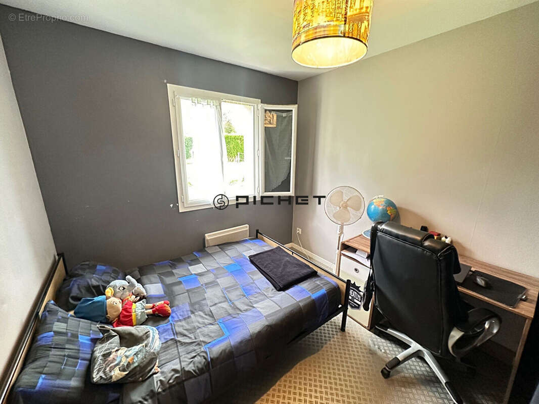 Maison à COURS-DE-PILE