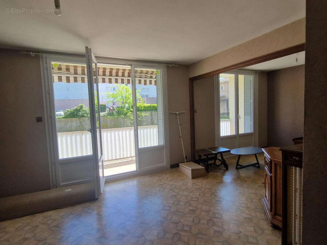   - Appartement à VENISSIEUX