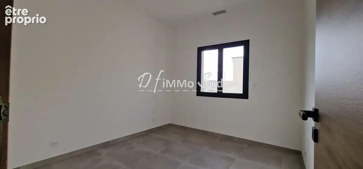Maison récente Re 2020 de plain pied avec piscine - photo 7