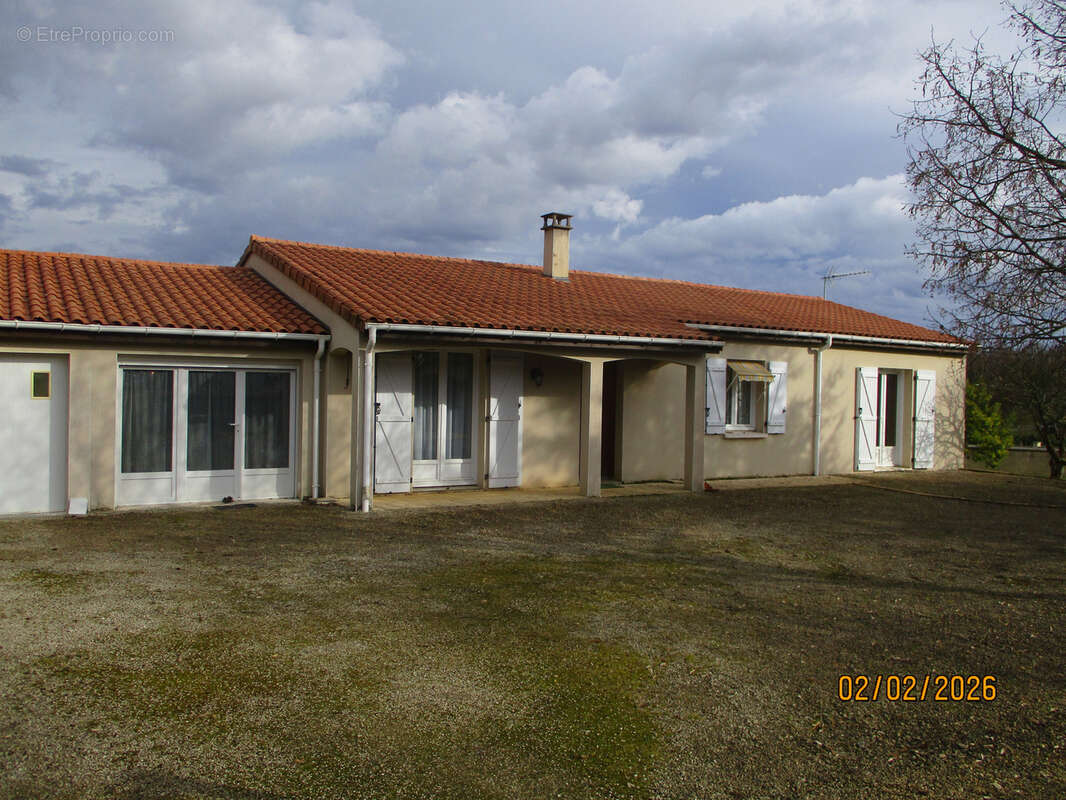 Maison à COUHE
