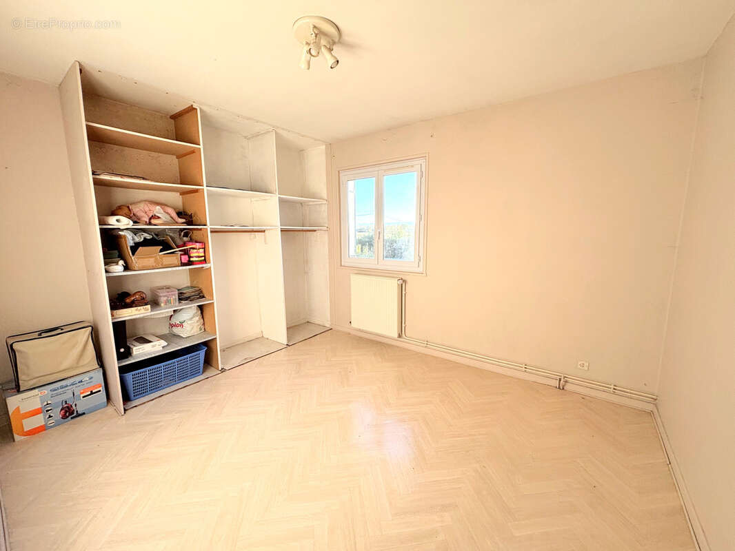 Maison à VEAUCHETTE