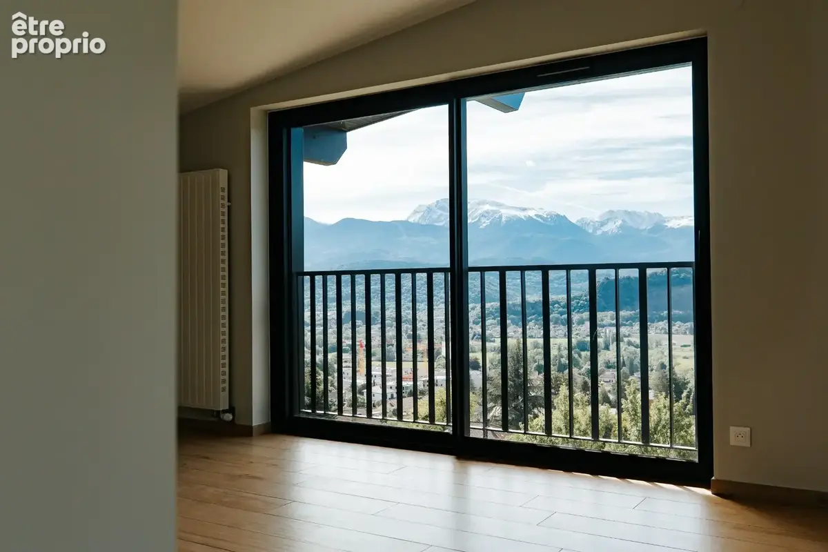 VILLA 250m2 Exceptionelle I DPE A • Vue exceptionnelle sur les Alpes • Piscine • 248 m2 habitables - photo 12