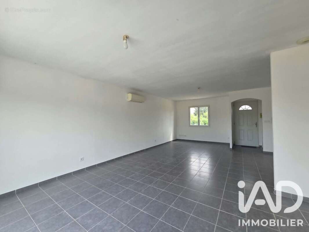 Maison 80 m² à Aigremont  - photo 2