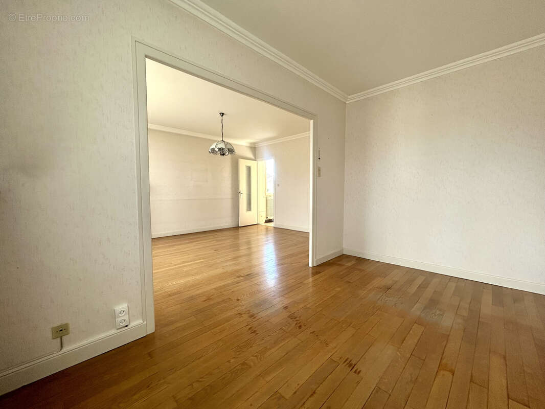 Maison à VILLE-LA-GRAND