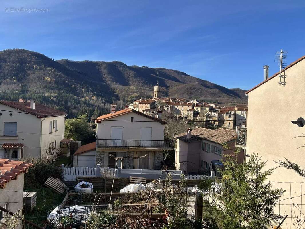 Appartement à SAINT-LAURENT-DE-CERDANS