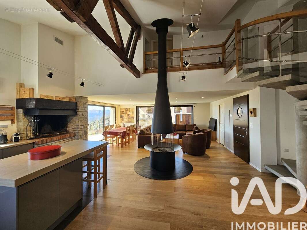 Maison 286 m² à Saint-Apollinaire  - photo 7