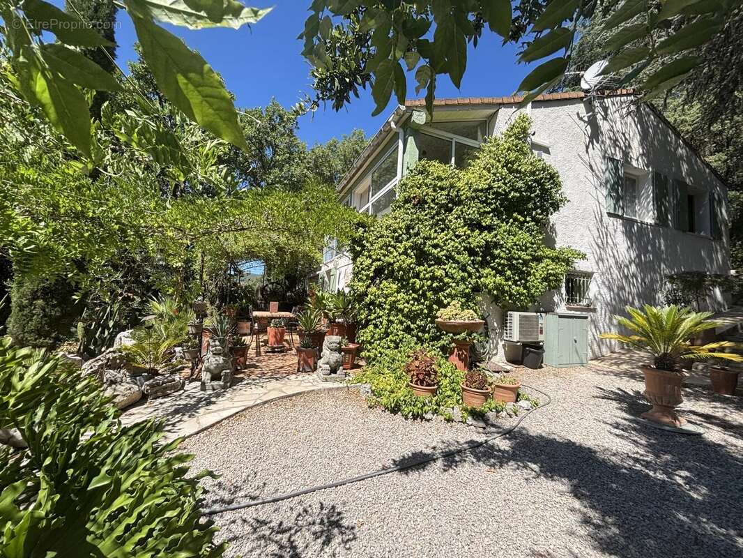 Maison à FIGANIERES