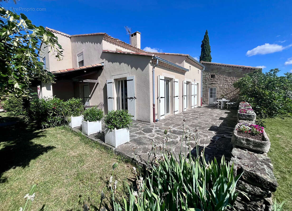 Maison à VEYRAS
