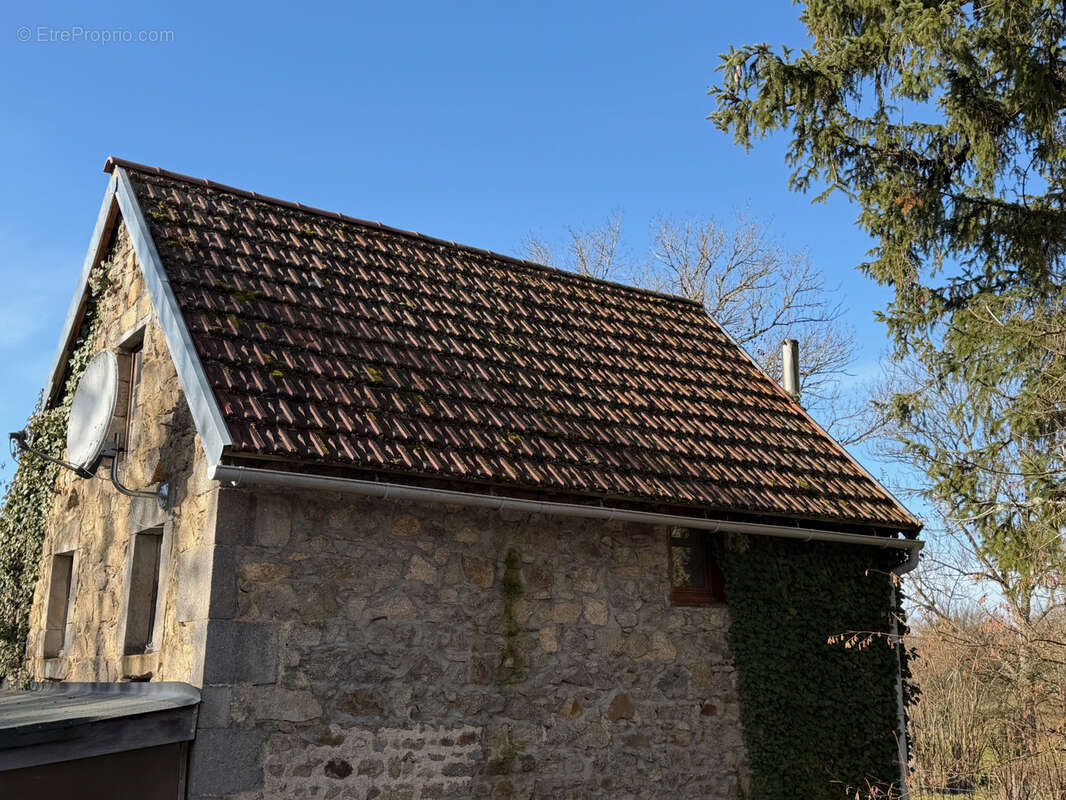 Maison à SAINT-JULIEN-LA-GENESTE
