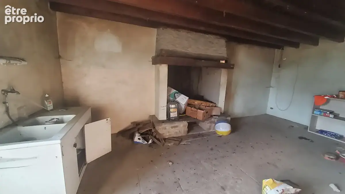 A VENDRE - Longère à rénover de 180m2 - 1080m2 de terrain - TEILLAY - photo 6