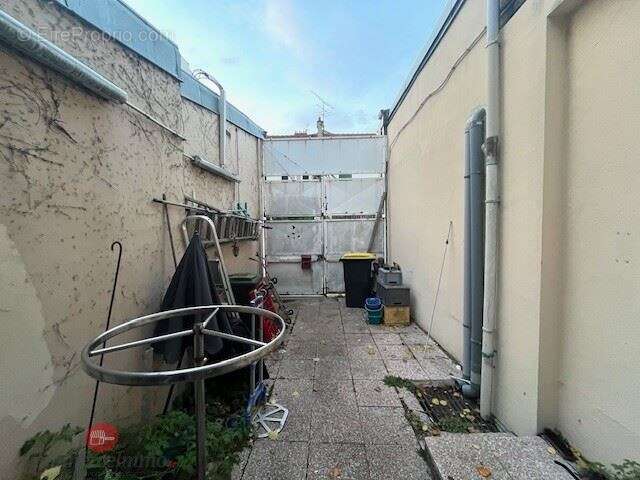 Commerce à ASNIERES-SUR-SEINE