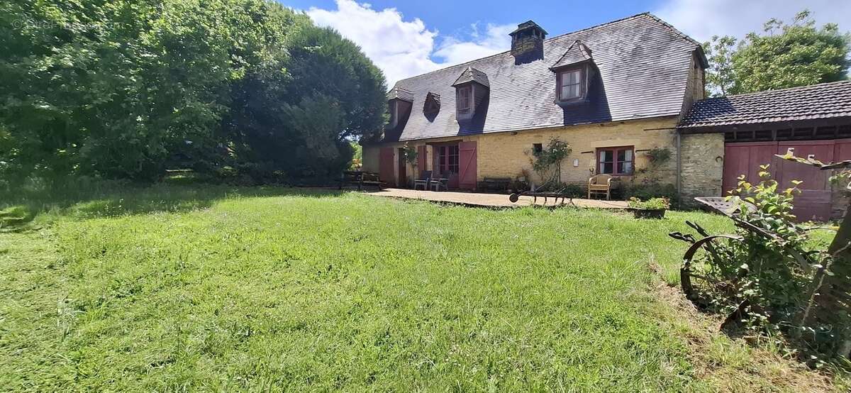 LA CHAPELLE AUBAREIL (24), Maison de 8 pièces, 200 m2 habitable - photo 3