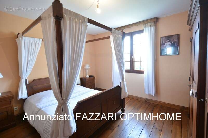 À vendre en exclusivité à Stenay, vaste maison familiale de plain-pied – 175 m² habitables – 5 chambres – terrain 1 528 m² - photo 14
