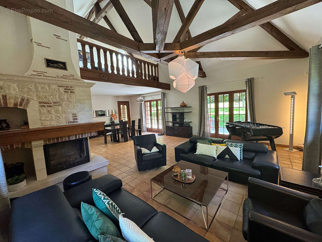 Maison à LES MESNULS