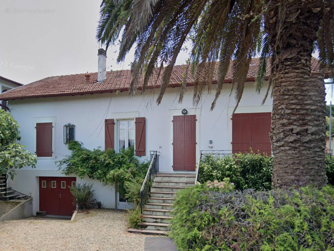 facade - Maison à ARCANGUES