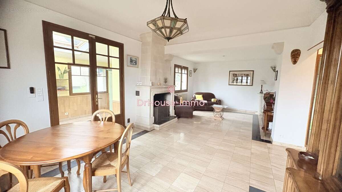 Maison à VAUX-SUR-SEINE