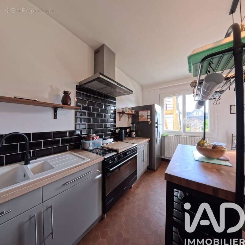 Maison 212 m² à Pouzac  - photo 2