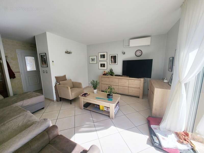 villa plain-pied 205 m², 5 chambres , espace indépendant , 1h de Bordeaux, 3h de Paris - photo 6