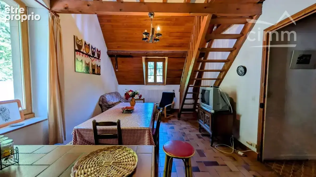 Maison de caractère en pierre avec grange attenante et fort potentiel – 427 m² au total - photo 11