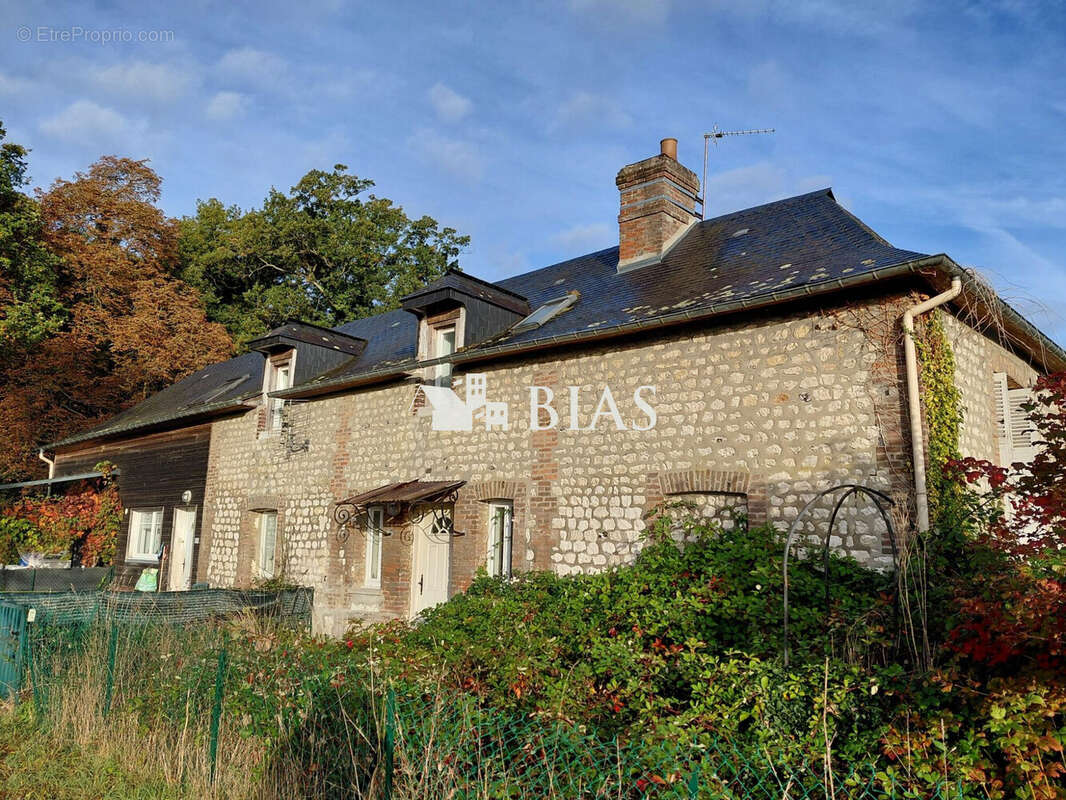 Appartement à BOURG-ACHARD