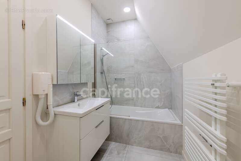 Maison bourgeoise 255 m² entièrement rénovée, parc clos et arboré de 4 303 m² (piscinable), 3 garages, terrasse, jacuzzi - photo 64