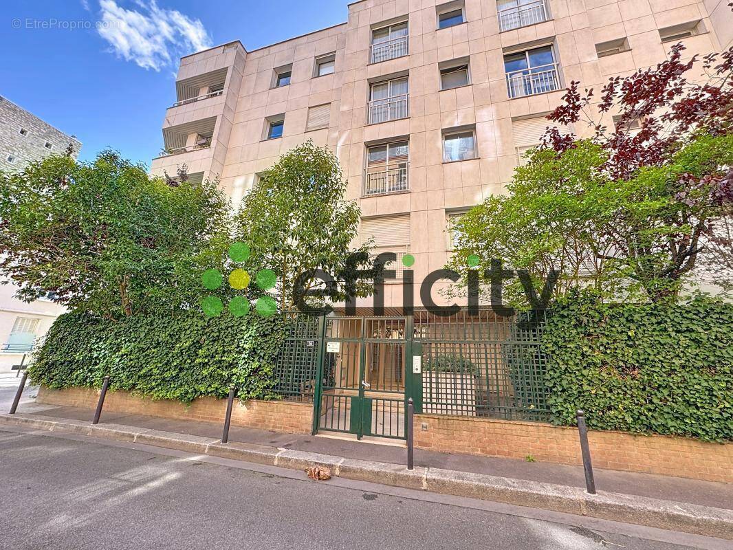 Parking à PARIS-15E