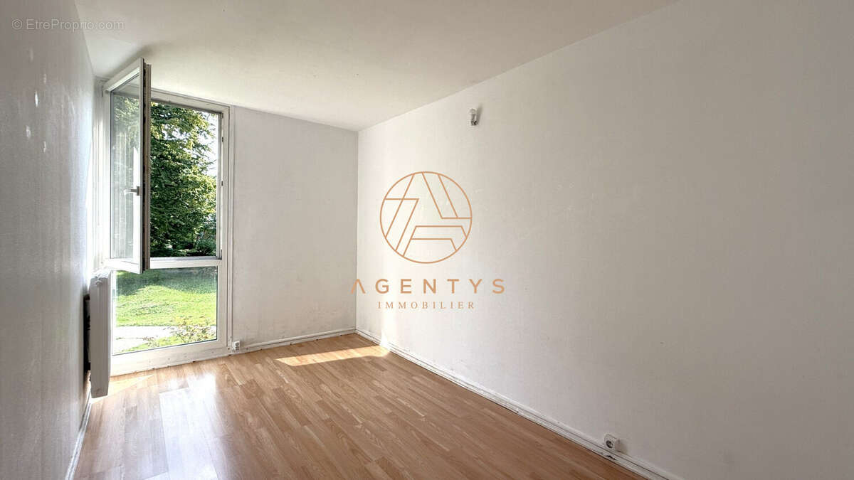 Appartement à LE PLESSIS-TREVISE