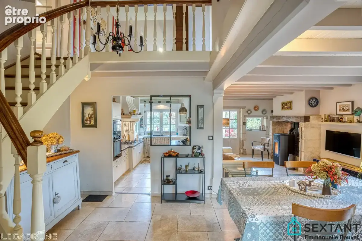 Charmante maison en pierre, situation privilégiée, piscine, 3 à 4 chambres, bureau, piscine, dépendance, sur 3250 m2 - photo 5