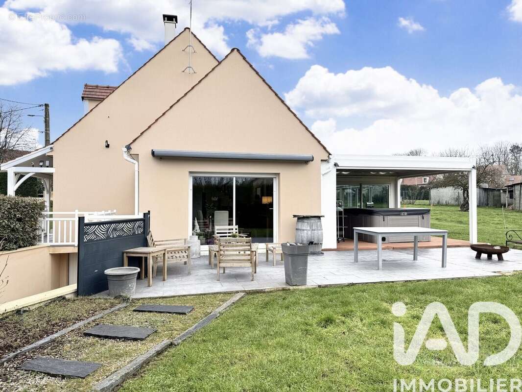 Maison 176 m² à Presles-En-Brie  - photo 3