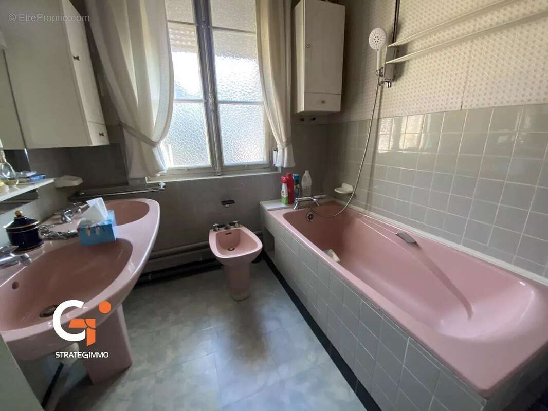 Maison à SAINT-ETIENNE-DU-ROUVRAY