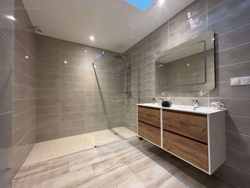 Maison à PORT-DES-BARQUES