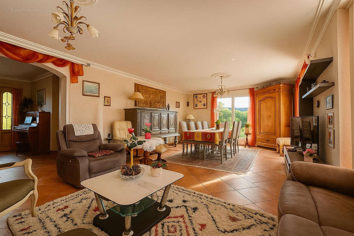 Maison à SAINT-LEGER-DES-BOIS