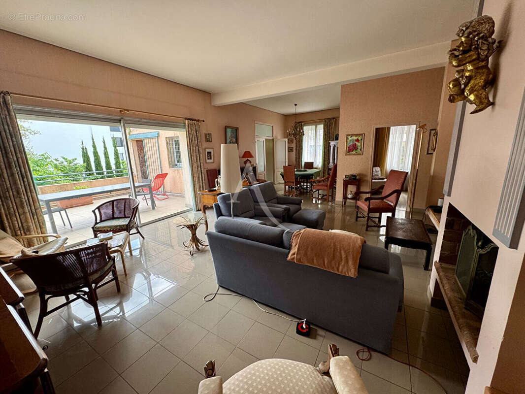 Maison Nimes 10 pièce(s) 322.96 m2 - photo 2