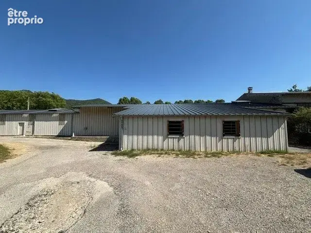 En exclusivite a saillans un batiment commercial ou professionnel - photo 9