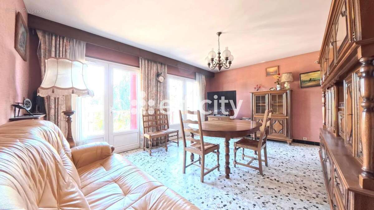 Maison 113 m² à Verrieres-Le-Buisson  - photo 2