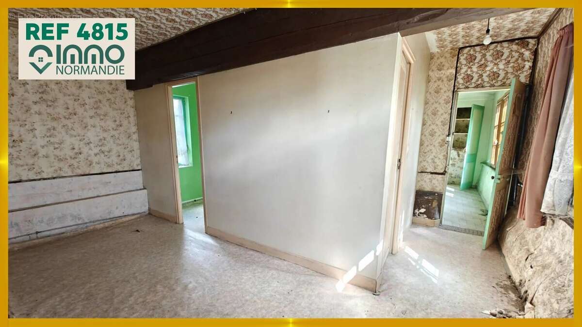 Maison à SAINT-CYR-DE-SALERNE