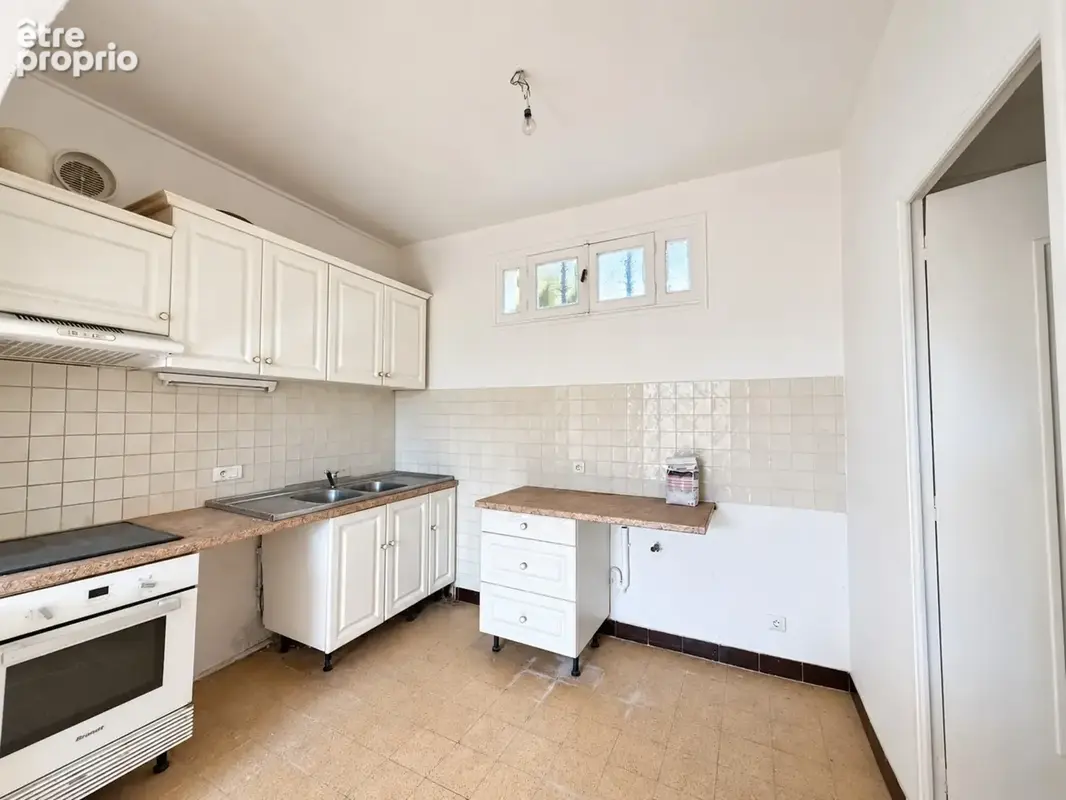 Maison à rénover avec deux appartements et vue mer – grasse est(06) - photo 5