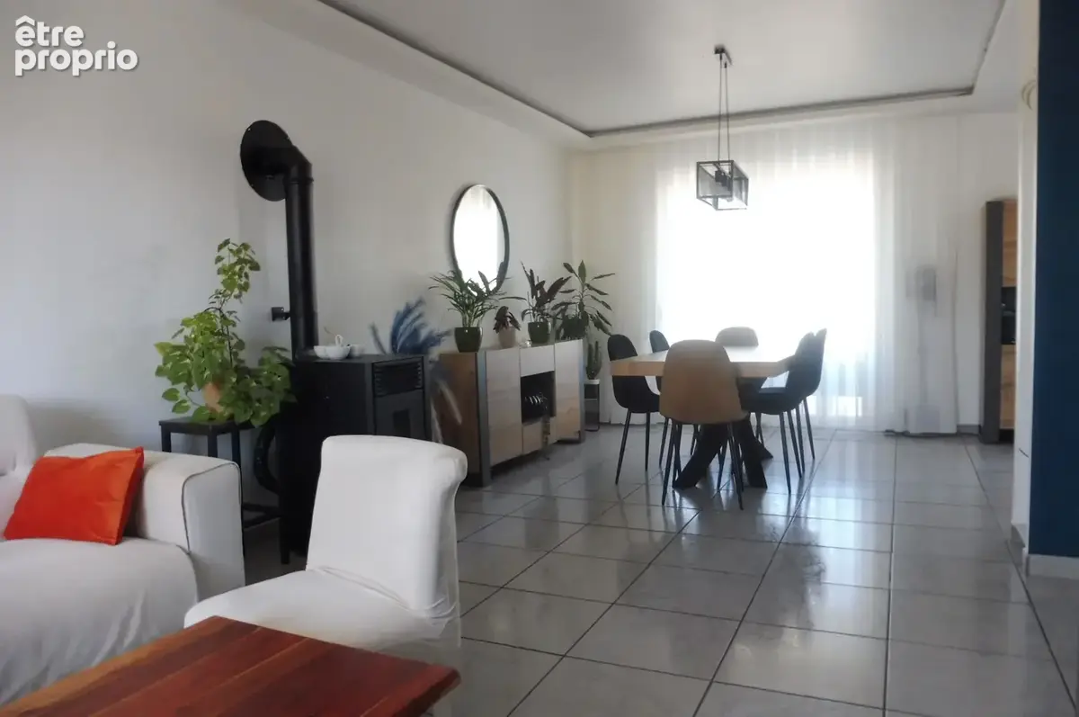 VALENCE   Briffaut  Charmante maison de 115 m2 avec terrasse et garage - photo 1